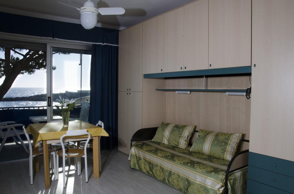 Residence Costa Templada Vintimille Chambre photo