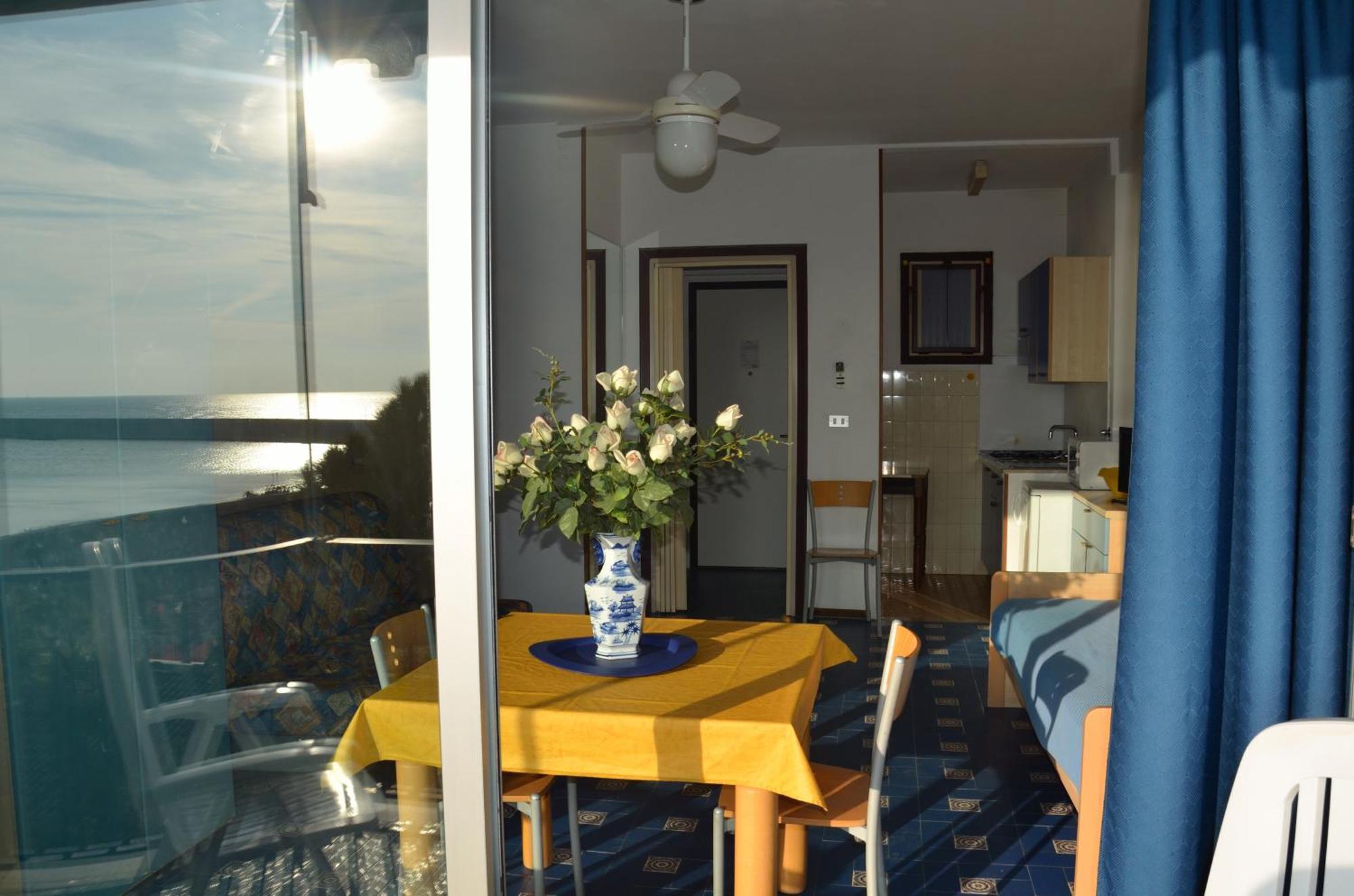 Residence Costa Templada Vintimille Extérieur photo